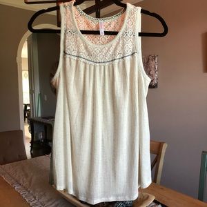 Xhilaration Creme Tank Top